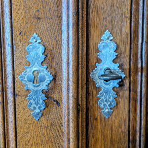 Eichenschrank, massiv, Biedermeier – Bild 3