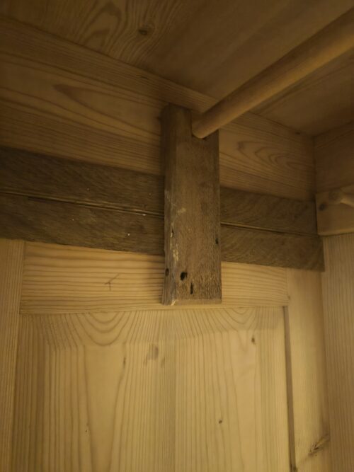 Weichholzschrank, Gründerzeit, salbeigrün
