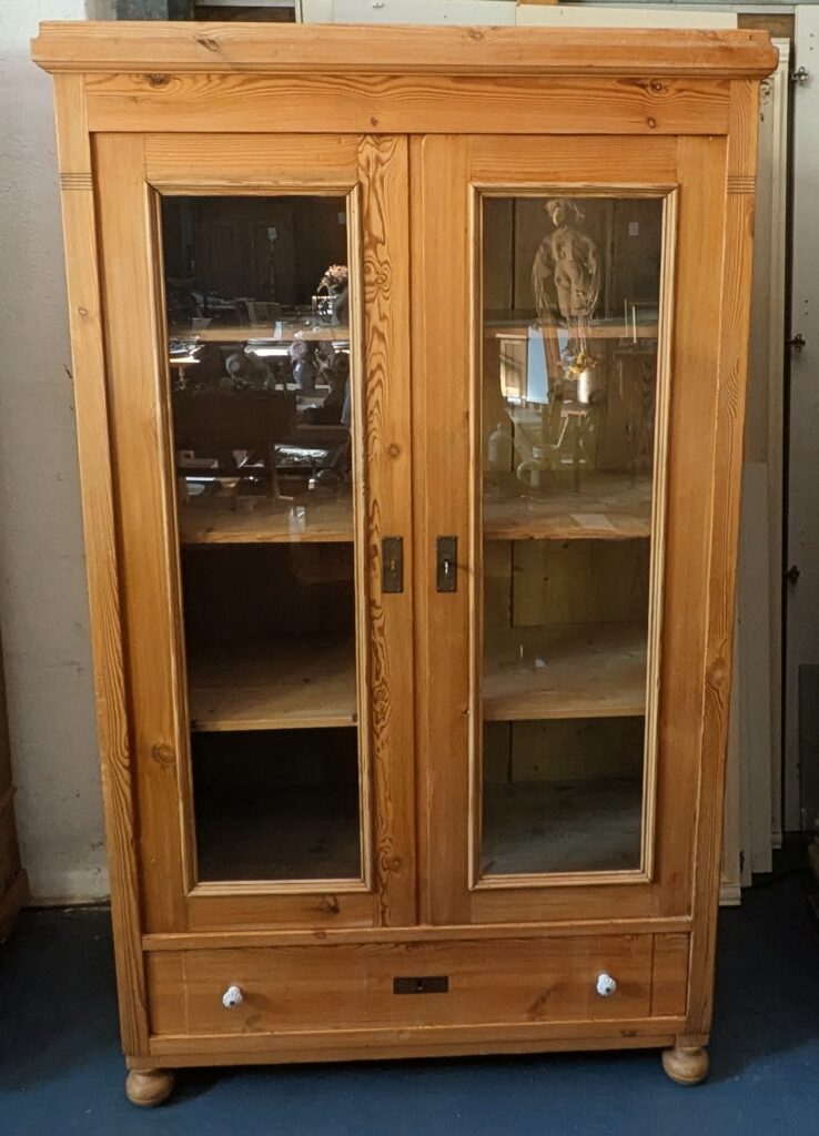 Vitrine, Weichholz, um 1910