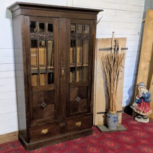 Vitrinenschrank, Eiche, um 1920